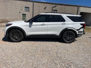 2026 Ford Explorer ST - Exterior Side Driver Image